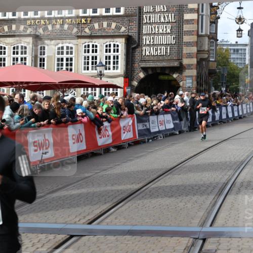 05.10.2025 - 20. swb-Marathon Bremen Yannick Fuchs http://msf.ph/oto/9285690 05.10.2025 13:03:51 Ziel 2613, 4617, 4758, 6804 meine-sportfotos.de