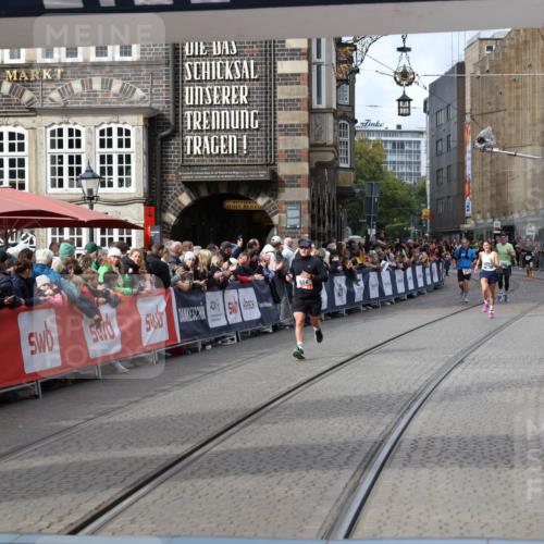 05.10.2025 - 20. swb-Marathon Bremen Yannick Fuchs http://msf.ph/oto/9285695 05.10.2025 13:03:51 Ziel 2613, 4617, 4758, 6804 meine-sportfotos.de