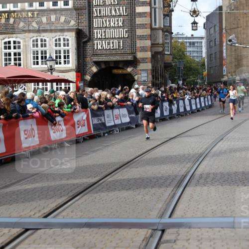 05.10.2025 - 20. swb-Marathon Bremen Yannick Fuchs http://msf.ph/oto/9285714 05.10.2025 13:03:51 Ziel 2613, 4617, 4758, 6804 meine-sportfotos.de