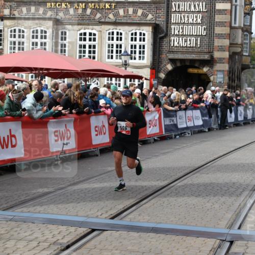 05.10.2025 - 20. swb-Marathon Bremen Yannick Fuchs http://msf.ph/oto/9285730 05.10.2025 13:03:54 Ziel 506, 3084, 4617, 6804 meine-sportfotos.de