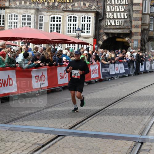 05.10.2025 - 20. swb-Marathon Bremen Yannick Fuchs http://msf.ph/oto/9285735 05.10.2025 13:03:54 Ziel 506, 3084, 4617, 6804 meine-sportfotos.de