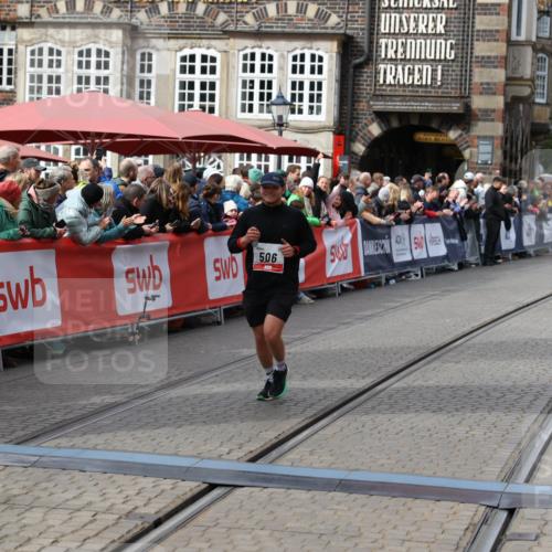 05.10.2025 - 20. swb-Marathon Bremen Yannick Fuchs http://msf.ph/oto/9285745 05.10.2025 13:03:54 Ziel 506, 3084, 4617, 6804 meine-sportfotos.de