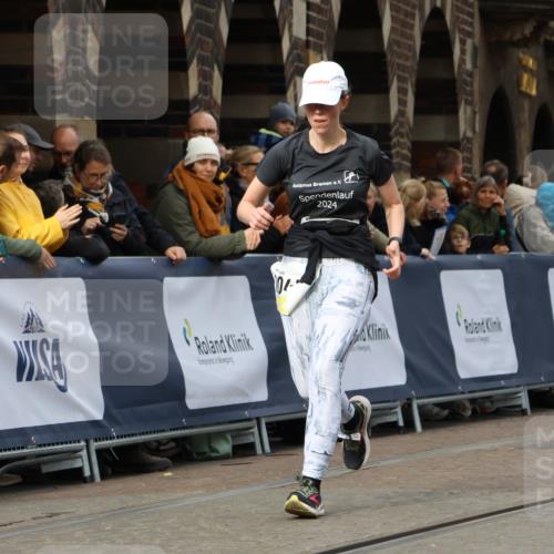 05.10.2025 - 20. swb-Marathon Bremen Strokosch-Dieckow http://msf.ph/oto/9285763 05.10.2025 11:18:36 Ziel 10076, 10472, 11480, 11690 meine-sportfotos.de