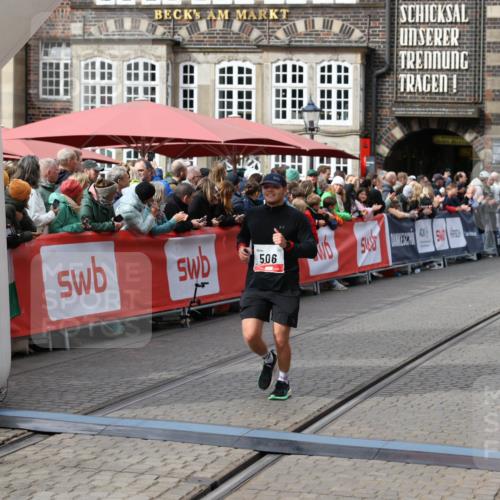 05.10.2025 - 20. swb-Marathon Bremen Yannick Fuchs http://msf.ph/oto/9285765 05.10.2025 13:03:55 Ziel 506, 3084, 6804 meine-sportfotos.de