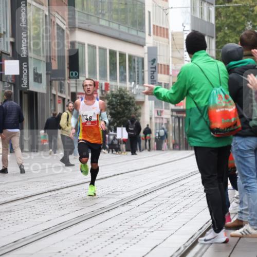 05.10.2025 - 20. swb-Marathon Bremen Strokosch-Dieckow http://msf.ph/oto/9285804 05.10.2025 12:12:08 Ziel 49, 49 meine-sportfotos.de