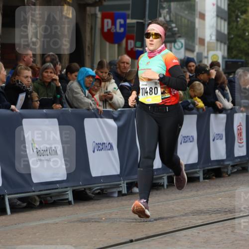 05.10.2025 - 20. swb-Marathon Bremen Strokosch-Dieckow http://msf.ph/oto/9285821 05.10.2025 11:18:43 Ziel 11480 meine-sportfotos.de
