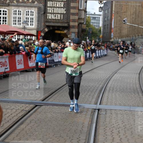 05.10.2025 - 20. swb-Marathon Bremen Yannick Fuchs http://msf.ph/oto/9285900 05.10.2025 13:04:00 Ziel 506, 1105, 3061, 3084 meine-sportfotos.de