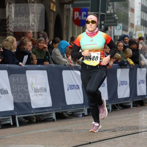05.10.2025 - 20. swb-Marathon Bremen Strokosch-Dieckow http://msf.ph/oto/9285901 05.10.2025 11:18:43 Ziel 11480 meine-sportfotos.de