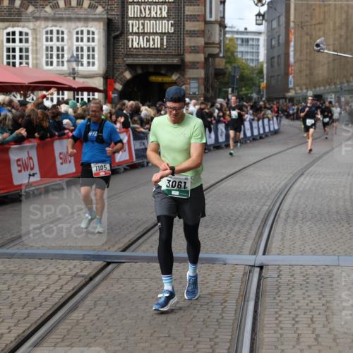 05.10.2025 - 20. swb-Marathon Bremen Yannick Fuchs http://msf.ph/oto/9285923 05.10.2025 13:04:00 Ziel 506, 1105, 3061, 3084 meine-sportfotos.de