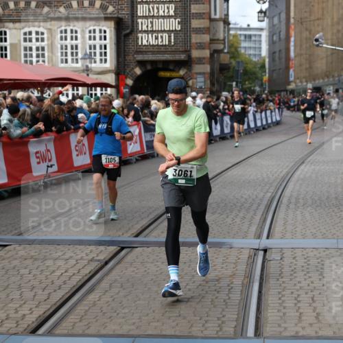 05.10.2025 - 20. swb-Marathon Bremen Yannick Fuchs http://msf.ph/oto/9285936 05.10.2025 13:04:00 Ziel 506, 1105, 3061, 3084 meine-sportfotos.de