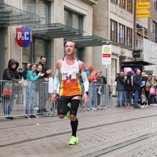 05.10.2025 - 20. swb-Marathon Bremen Strokosch-Dieckow http://msf.ph/oto/9285940 05.10.2025 12:12:13 Ziel 49, 49 meine-sportfotos.de