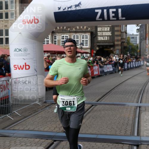 05.10.2025 - 20. swb-Marathon Bremen Yannick Fuchs http://msf.ph/oto/9285982 05.10.2025 13:04:01 Ziel 506, 1105, 3061, 3084, 5786 meine-sportfotos.de