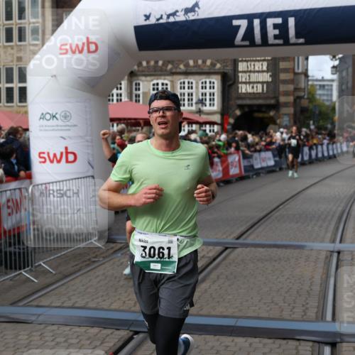 05.10.2025 - 20. swb-Marathon Bremen Yannick Fuchs http://msf.ph/oto/9285990 05.10.2025 13:04:01 Ziel 506, 1105, 3061, 3084, 5786 meine-sportfotos.de