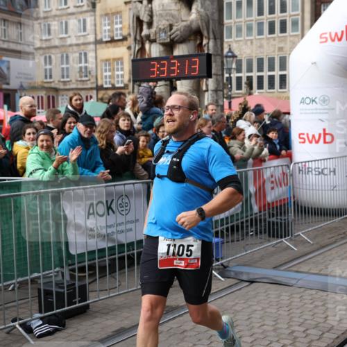 05.10.2025 - 20. swb-Marathon Bremen Yannick Fuchs http://msf.ph/oto/9286026 05.10.2025 13:04:03 Ziel 1105, 3061, 3084, 4215, 5786 meine-sportfotos.de