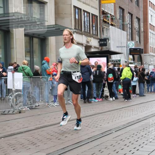 05.10.2025 - 20. swb-Marathon Bremen Strokosch-Dieckow http://msf.ph/oto/9286027 05.10.2025 12:12:59 Ziel 1301, 1301 meine-sportfotos.de