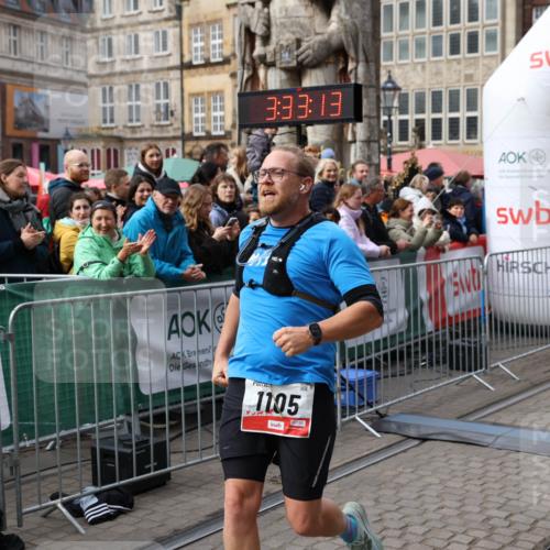05.10.2025 - 20. swb-Marathon Bremen Yannick Fuchs http://msf.ph/oto/9286033 05.10.2025 13:04:03 Ziel 1105, 3061, 3084, 4215, 5786 meine-sportfotos.de