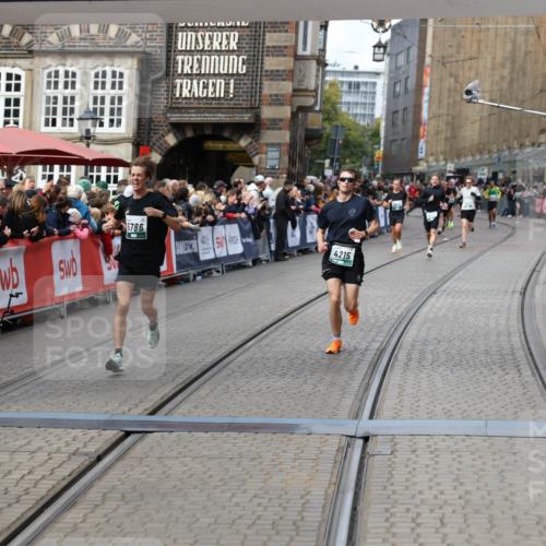05.10.2025 - 20. swb-Marathon Bremen Yannick Fuchs http://msf.ph/oto/9286102 05.10.2025 13:04:04 Ziel 1105, 3061, 3084, 4215, 5786 meine-sportfotos.de