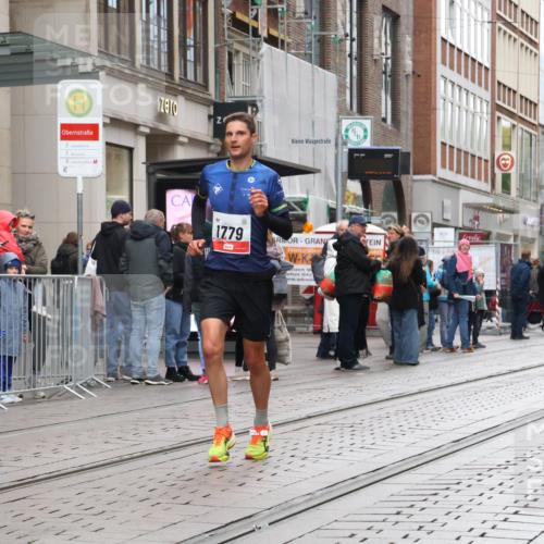 05.10.2025 - 20. swb-Marathon Bremen Strokosch-Dieckow http://msf.ph/oto/9286127 05.10.2025 12:13:52 Ziel 1779, 1779 meine-sportfotos.de