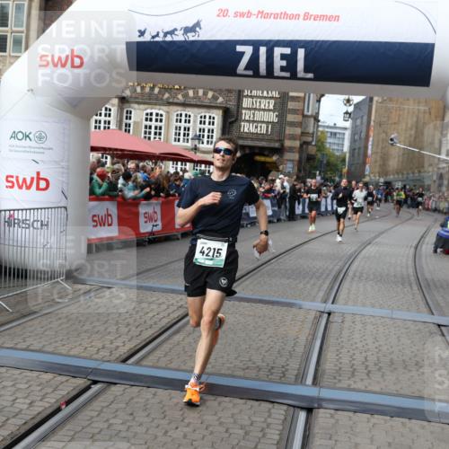 05.10.2025 - 20. swb-Marathon Bremen Yannick Fuchs http://msf.ph/oto/9286196 05.10.2025 13:04:07 Ziel 1105, 2472, 4215, 5786, 7070 meine-sportfotos.de