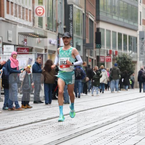 05.10.2025 - 20. swb-Marathon Bremen Strokosch-Dieckow http://msf.ph/oto/9286211 05.10.2025 12:14:24 Ziel 1122, 1122 meine-sportfotos.de