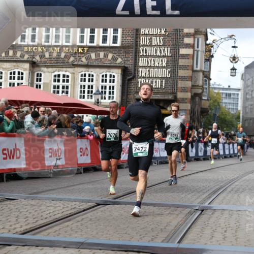 05.10.2025 - 20. swb-Marathon Bremen Yannick Fuchs http://msf.ph/oto/9286266 05.10.2025 13:04:10 Ziel 1652, 2472, 4215, 5786, 7070, 8013 meine-sportfotos.de