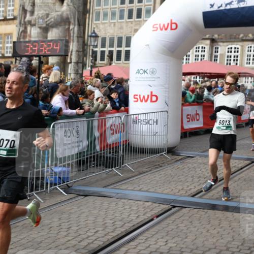 05.10.2025 - 20. swb-Marathon Bremen Yannick Fuchs http://msf.ph/oto/9286406 05.10.2025 13:04:13 Ziel 1652, 2472, 2482, 2656, 7070, 8013 meine-sportfotos.de