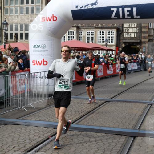 05.10.2025 - 20. swb-Marathon Bremen Yannick Fuchs http://msf.ph/oto/9286434 05.10.2025 13:04:13 Ziel 1652, 2472, 2482, 2656, 7070, 8013 meine-sportfotos.de