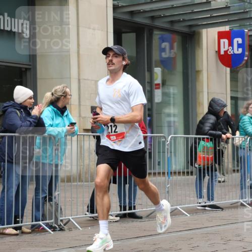 05.10.2025 - 20. swb-Marathon Bremen Strokosch-Dieckow http://msf.ph/oto/9286448 05.10.2025 12:14:55 Ziel 212, 212 meine-sportfotos.de