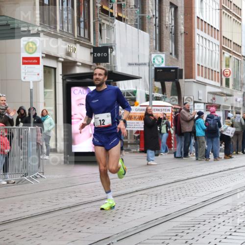 05.10.2025 - 20. swb-Marathon Bremen Strokosch-Dieckow http://msf.ph/oto/9286483 05.10.2025 12:15:24 Ziel 12, 12 meine-sportfotos.de