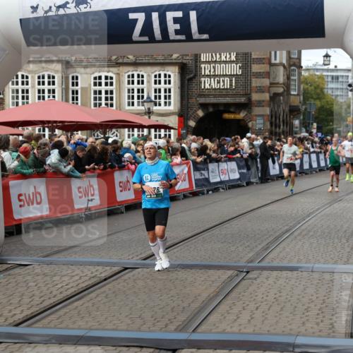 05.10.2025 - 20. swb-Marathon Bremen Yannick Fuchs http://msf.ph/oto/9286498 05.10.2025 13:04:44 Ziel 1763, 5656, 7176 meine-sportfotos.de