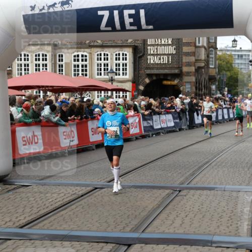 05.10.2025 - 20. swb-Marathon Bremen Yannick Fuchs http://msf.ph/oto/9286504 05.10.2025 13:04:44 Ziel 1763, 5656, 7176 meine-sportfotos.de