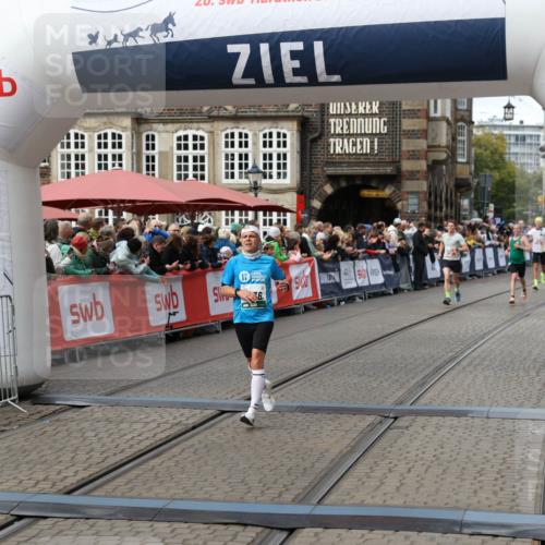 05.10.2025 - 20. swb-Marathon Bremen Yannick Fuchs http://msf.ph/oto/9286511 05.10.2025 13:04:44 Ziel 1763, 5656, 7176 meine-sportfotos.de