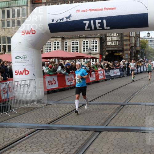 05.10.2025 - 20. swb-Marathon Bremen Yannick Fuchs http://msf.ph/oto/9286516 05.10.2025 13:04:44 Ziel 1763, 5656, 7176 meine-sportfotos.de