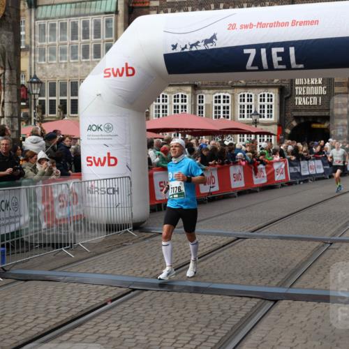 05.10.2025 - 20. swb-Marathon Bremen Yannick Fuchs http://msf.ph/oto/9286534 05.10.2025 13:04:45 Ziel 1265, 4966, 5656, 7176 meine-sportfotos.de