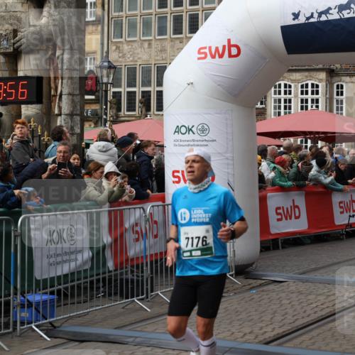 05.10.2025 - 20. swb-Marathon Bremen Yannick Fuchs http://msf.ph/oto/9286545 05.10.2025 13:04:45 Ziel 1265, 4966, 5656, 7176 meine-sportfotos.de