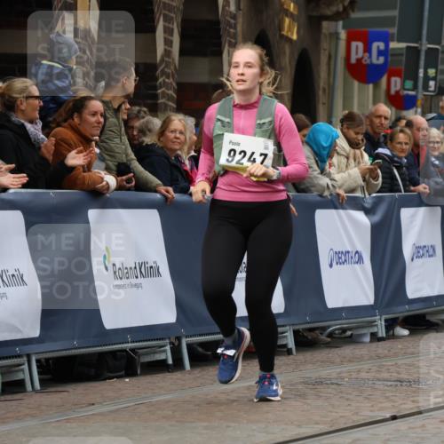 05.10.2025 - 20. swb-Marathon Bremen Strokosch-Dieckow http://msf.ph/oto/9286556 05.10.2025 11:19:10 Ziel 9247, 10488 meine-sportfotos.de