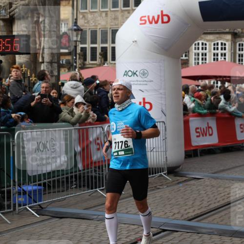 05.10.2025 - 20. swb-Marathon Bremen Yannick Fuchs http://msf.ph/oto/9286558 05.10.2025 13:04:46 Ziel 577, 1265, 4966, 7176 meine-sportfotos.de