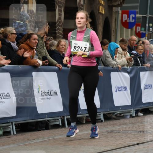 05.10.2025 - 20. swb-Marathon Bremen Strokosch-Dieckow http://msf.ph/oto/9286583 05.10.2025 11:19:11 Ziel 9247, 10488 meine-sportfotos.de