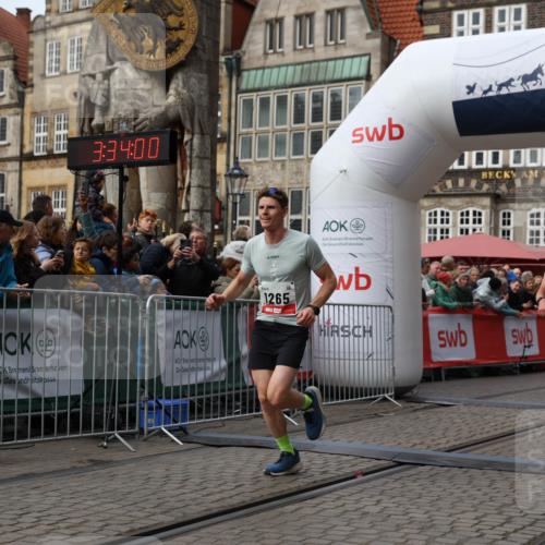 05.10.2025 - 20. swb-Marathon Bremen Yannick Fuchs http://msf.ph/oto/9286596 05.10.2025 13:04:49 Ziel 109, 577, 1265, 4966, 7176 meine-sportfotos.de