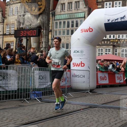 05.10.2025 - 20. swb-Marathon Bremen Yannick Fuchs http://msf.ph/oto/9286610 05.10.2025 13:04:49 Ziel 109, 577, 1265, 4966, 7176 meine-sportfotos.de