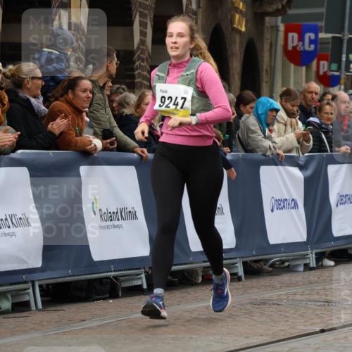 05.10.2025 - 20. swb-Marathon Bremen Strokosch-Dieckow http://msf.ph/oto/9286613 05.10.2025 11:19:11 Ziel 9247, 10488 meine-sportfotos.de