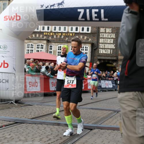 05.10.2025 - 20. swb-Marathon Bremen Yannick Fuchs http://msf.ph/oto/9286660 05.10.2025 13:04:52 Ziel 109, 577, 1265, 2057, 4966, 6463 meine-sportfotos.de