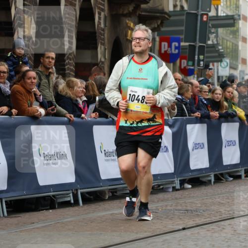05.10.2025 - 20. swb-Marathon Bremen Strokosch-Dieckow http://msf.ph/oto/9286688 05.10.2025 11:19:13 Ziel 9247, 10488 meine-sportfotos.de