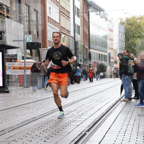 05.10.2025 - 20. swb-Marathon Bremen Strokosch-Dieckow http://msf.ph/oto/9286706 05.10.2025 12:17:18 Ziel 404, 1124, 1739, 404, 1124, 1739 meine-sportfotos.de