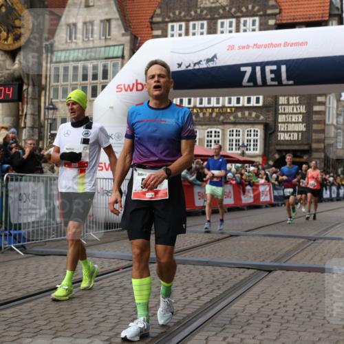 05.10.2025 - 20. swb-Marathon Bremen Yannick Fuchs http://msf.ph/oto/9286719 05.10.2025 13:04:54 Ziel 109, 577, 1265, 2057, 2188, 4966, 6463 meine-sportfotos.de