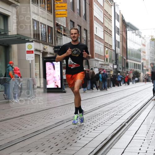 05.10.2025 - 20. swb-Marathon Bremen Strokosch-Dieckow http://msf.ph/oto/9286740 05.10.2025 12:17:19 Ziel 404, 1124, 1739, 404, 1124, 1739 meine-sportfotos.de