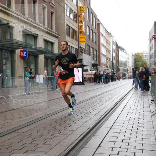 05.10.2025 - 20. swb-Marathon Bremen Strokosch-Dieckow http://msf.ph/oto/9286764 05.10.2025 12:17:20 Ziel 404, 1124, 1739, 404, 1124, 1739 meine-sportfotos.de