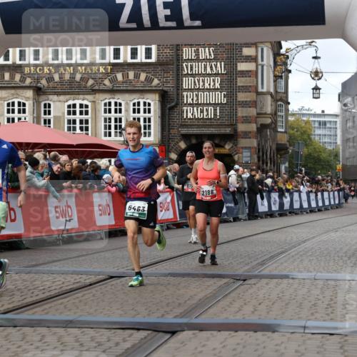 05.10.2025 - 20. swb-Marathon Bremen Yannick Fuchs http://msf.ph/oto/9286767 05.10.2025 13:04:55 Ziel 109, 577, 819, 1265, 2057, 2188, 4966, 6463 meine-sportfotos.de