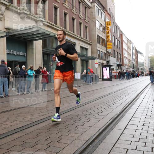 05.10.2025 - 20. swb-Marathon Bremen Strokosch-Dieckow http://msf.ph/oto/9286786 05.10.2025 12:17:20 Ziel 404, 1124, 1739, 404, 1124, 1739 meine-sportfotos.de