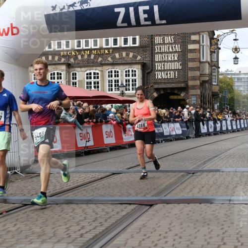 05.10.2025 - 20. swb-Marathon Bremen Yannick Fuchs http://msf.ph/oto/9286802 05.10.2025 13:04:56 Ziel 109, 577, 819, 2057, 2188, 6463 meine-sportfotos.de